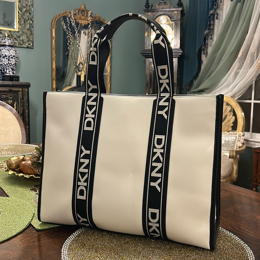 DKNY black and white tote bag NW!!!